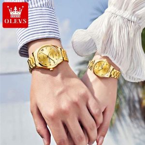 Couple watches FI